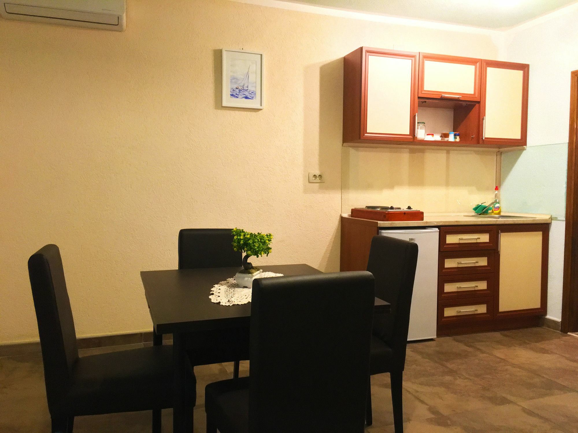 Apartments Lola Тиват Екстер'єр фото